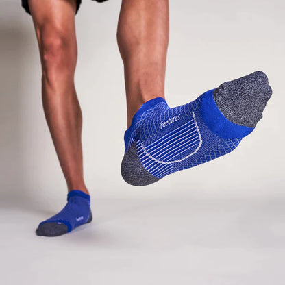 Feetures Unisex Plantar Fasciitis Relief Sock Light Cushion No Show Tab Sock Bog Dog Running